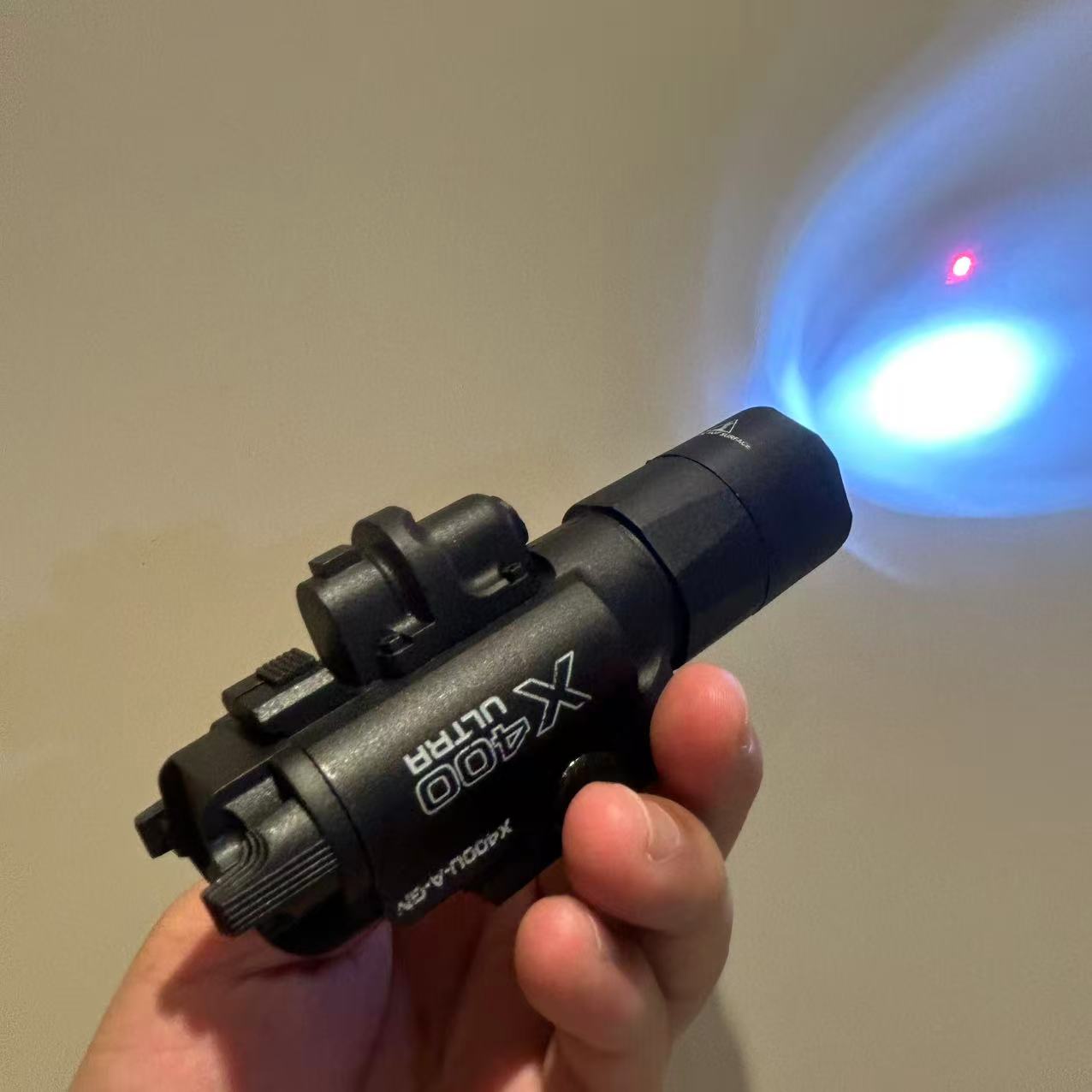 X400U 戦術用赤外線レーザー懐中電灯ナイロンレールマウン - Industrial Laser Gun のレビューと価格